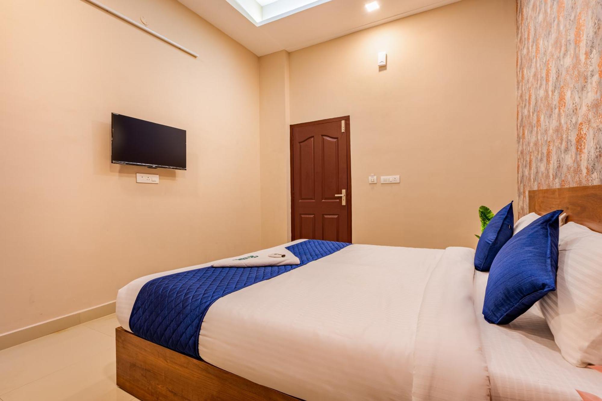 Yaad Residency Hotel Kochi Exterior photo