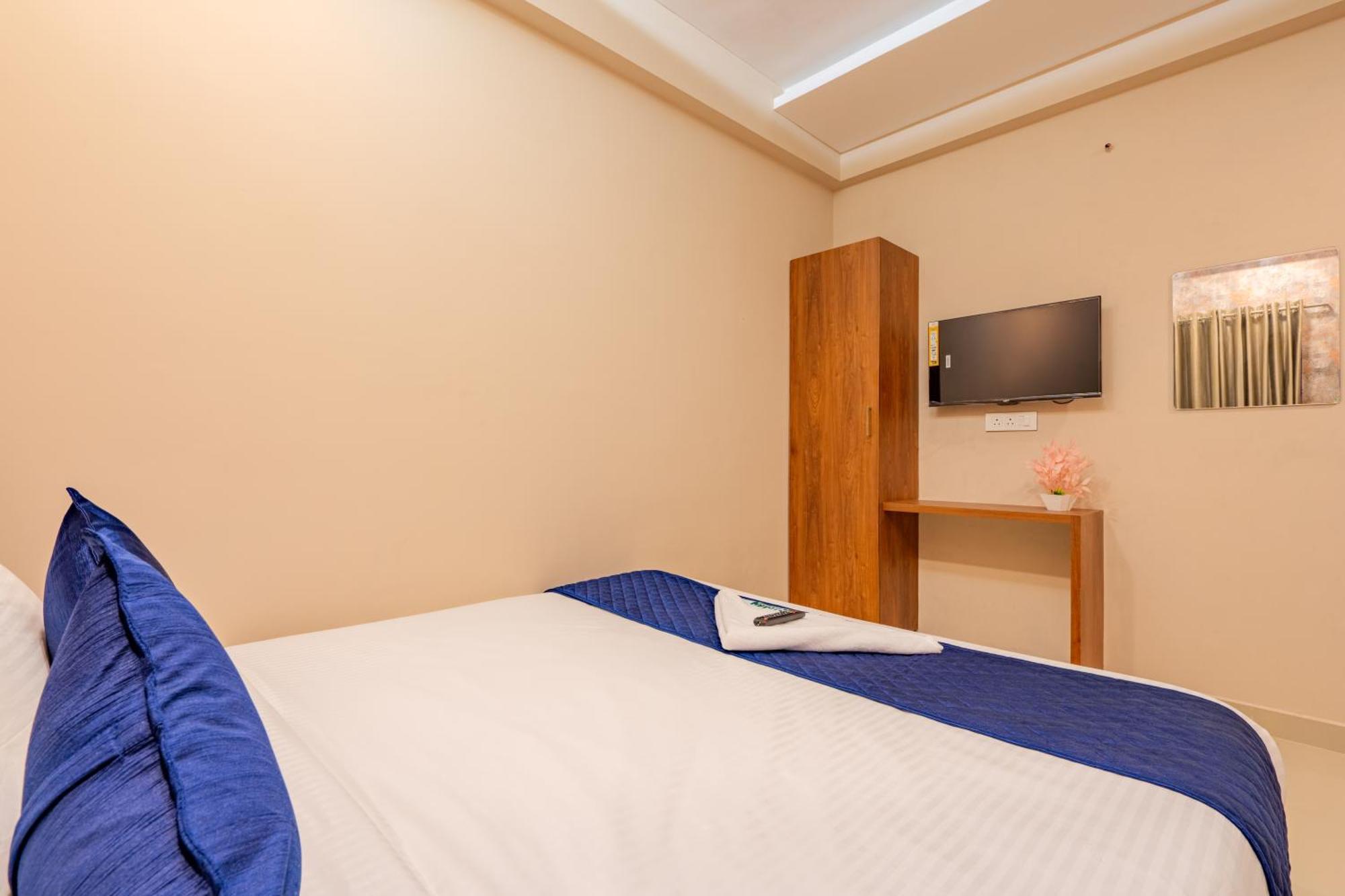 Yaad Residency Hotel Kochi Exterior photo