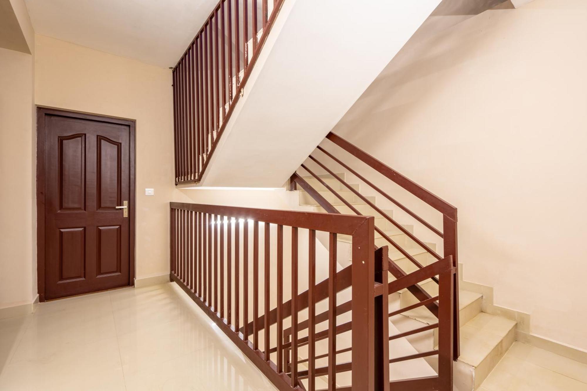Yaad Residency Hotel Kochi Exterior photo